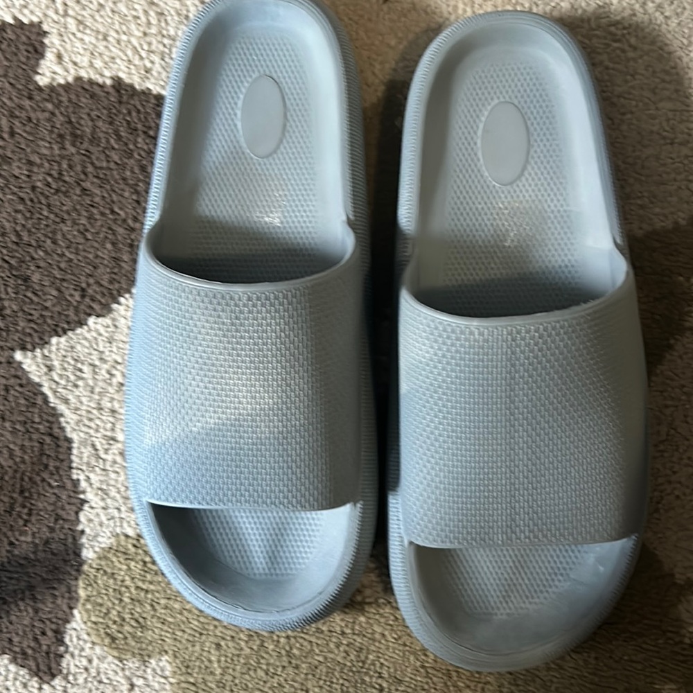 Men’s pool slides